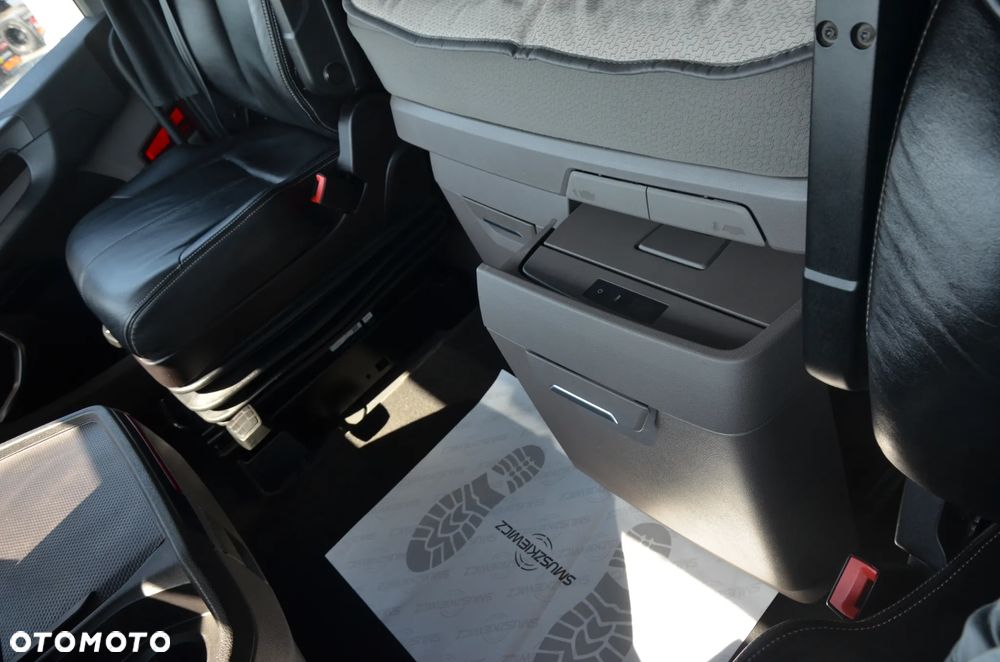 Scania S 580 / V8 / FULL AIR / KLIMA P. / NAVI /FULL LED / ACC / 8283 - 27