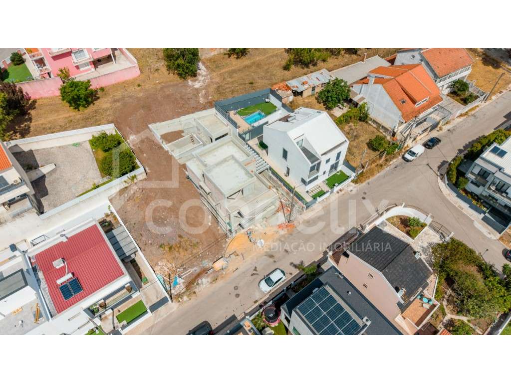 Moradia T4 em construção | Piscina | Vista panorâmica | Famões - Grande imagem: 5/60