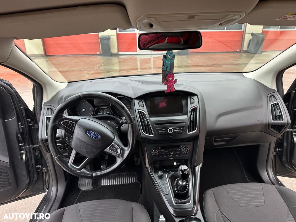 Ford Focus 1.6 TDCI DPF Titanium - 10