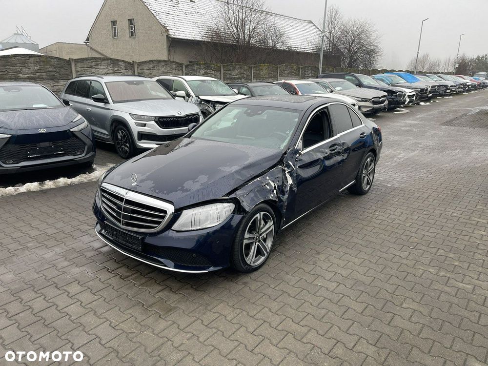 Mercedes-Benz Klasa C 300 d 4Matic 9G-TRONIC Exclusive - 4