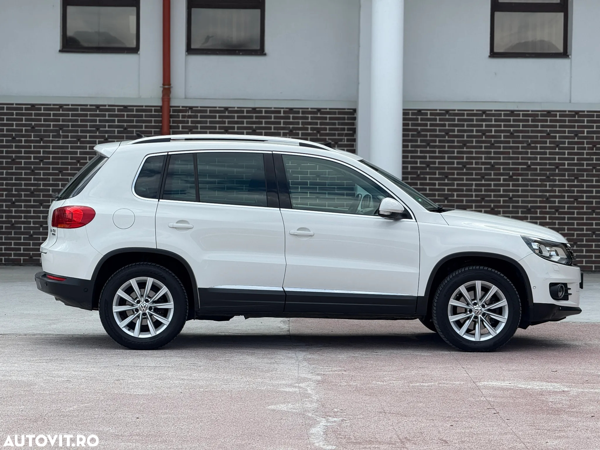 Volkswagen Tiguan 2.0 TDI DPF 4Motion BlueMotion Technology DSG Cup Sport & Style - 9