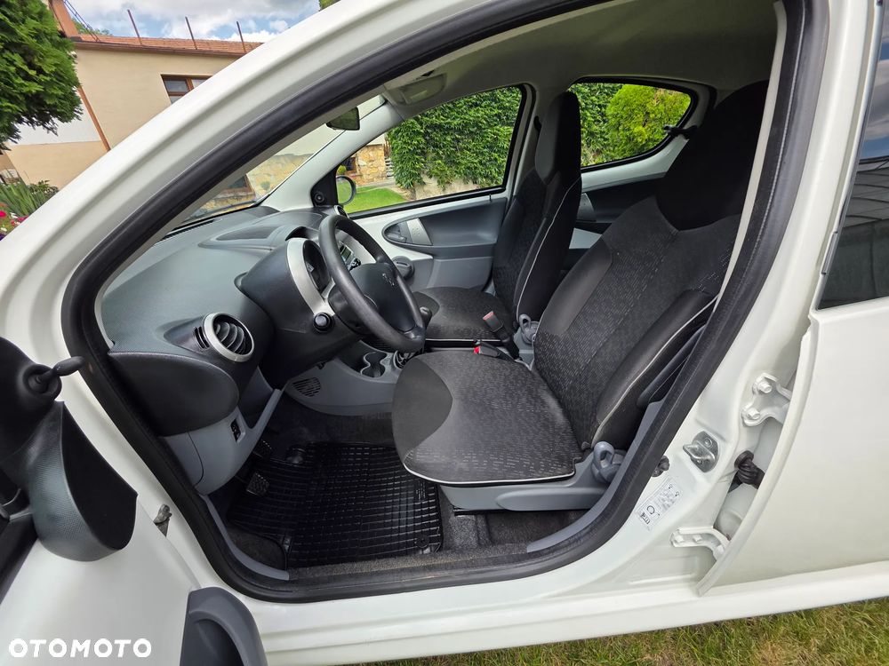Peugeot 107 1.0 Trendy - 14