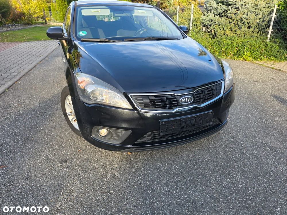 Kia ProCeed - 32