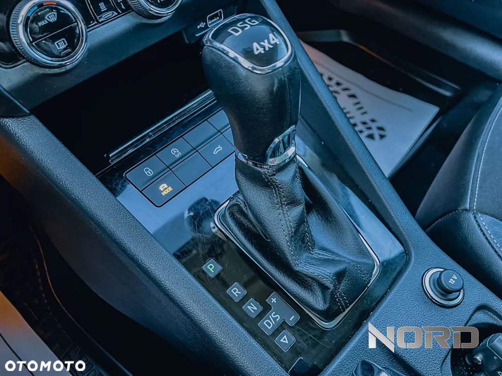 Skoda Octavia Combi 2.0 TDI 4x4 DSG Scout - 32