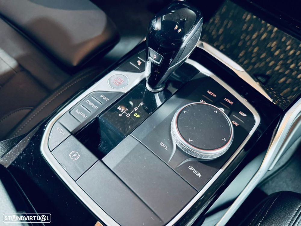 BMW 318 d Touring Line Sport Auto - 25