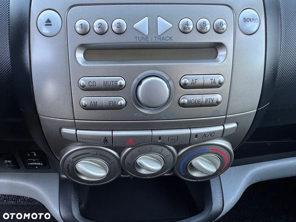 Daihatsu Sirion - 31