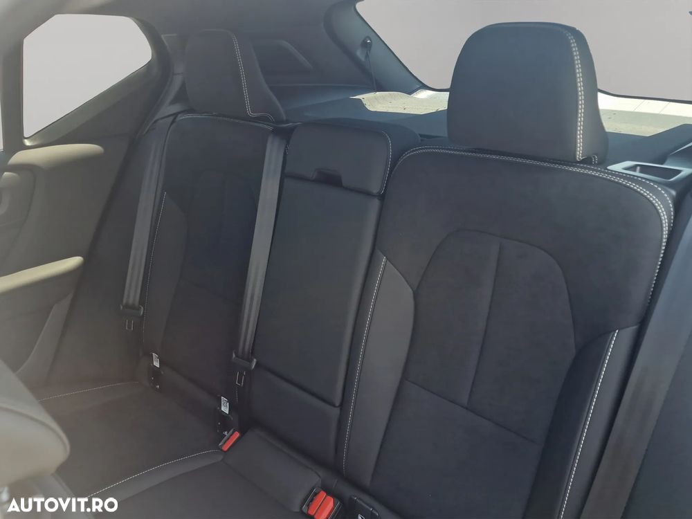 Volvo XC 40 Recharge Single Motor Extended Range RWD Plus - 11