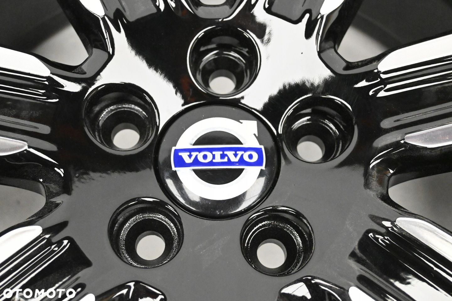 VOLVO R-DESIGN XC60 I XC90 II XC70 7,5x18 ET55 5x108 31445997 31400075 - 8