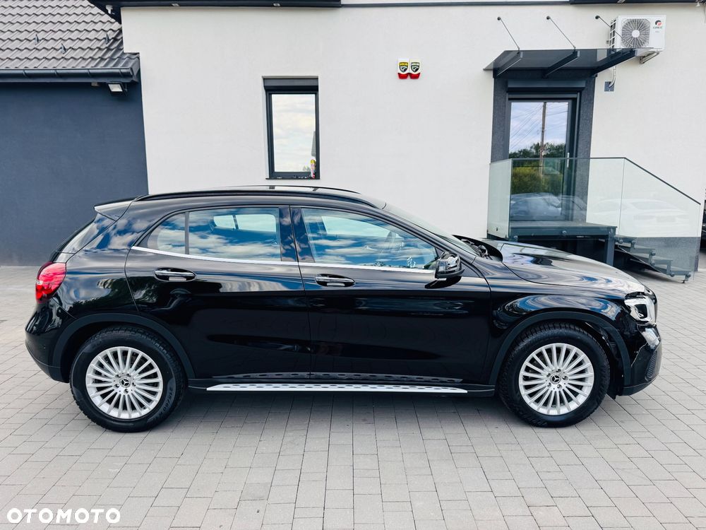 Mercedes-Benz GLA 200 d 4Matic 7G-DCT - 6