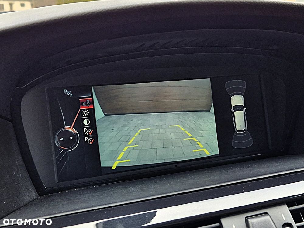 BMW Seria 5 525d Edition Exclusive - 18