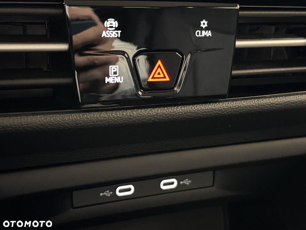 Volkswagen Golf Variant 1.5 eTSI mHEV Life DSG - 27