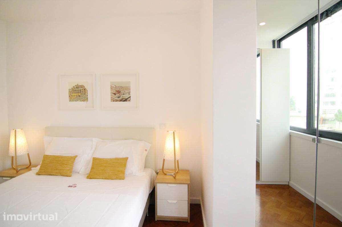 Apartamento com 3 quartos - localizado em Ramalde Porto - Grande imagem: 2/39