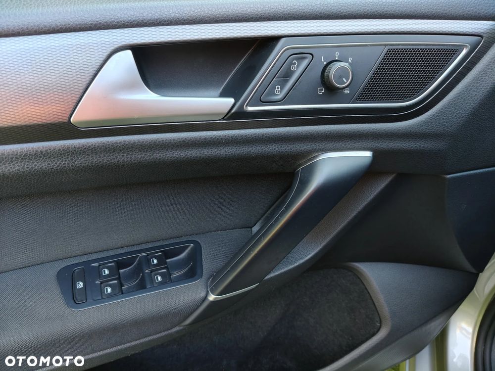 Volkswagen Golf Sportsvan 1.6 TDI BlueMotion Technology Lounge - 29