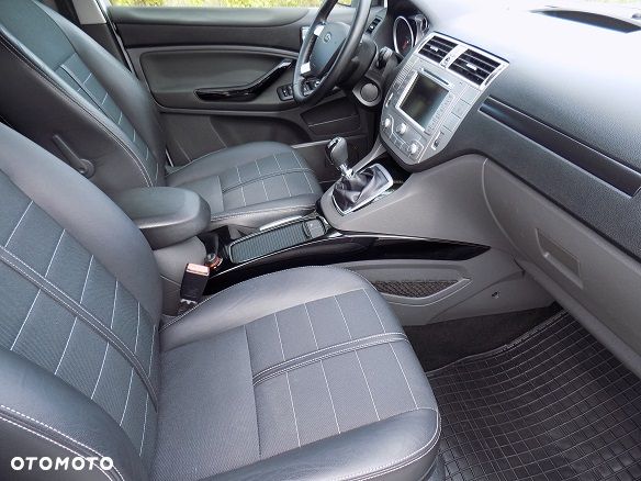 Ford Kuga 2.0 TDCi 4x4 Titanium - 36
