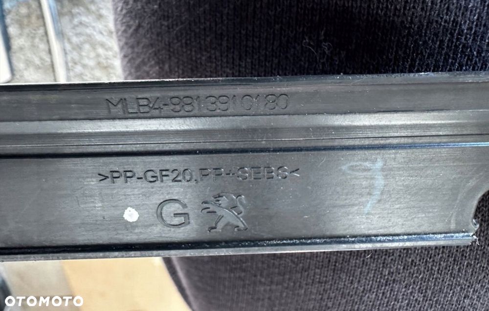 LISTWA OSŁONA ZGARNIACZ DRZWI LEWY TYŁ CHROM PEUGEOT 5008 II 18R - 11