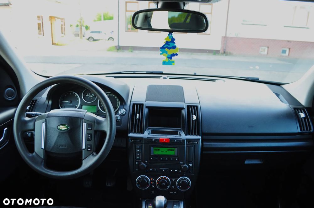 Land Rover Freelander II 2.2TD E - 11