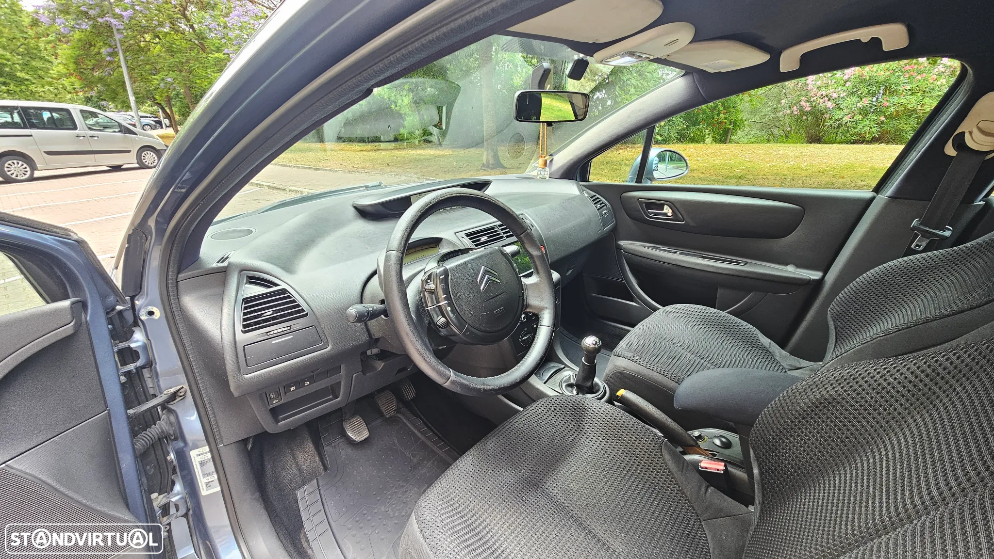 Citroën C4 1.6 HDi 110 Exclusive - 10