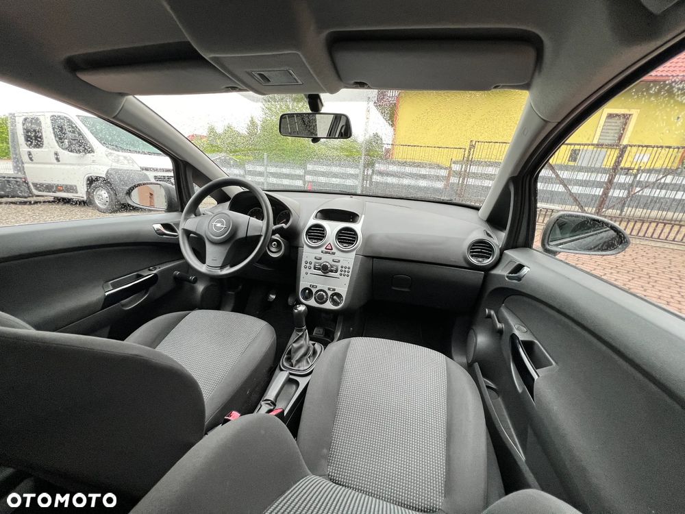 Opel Corsa 1.2 16V Essentia - 29