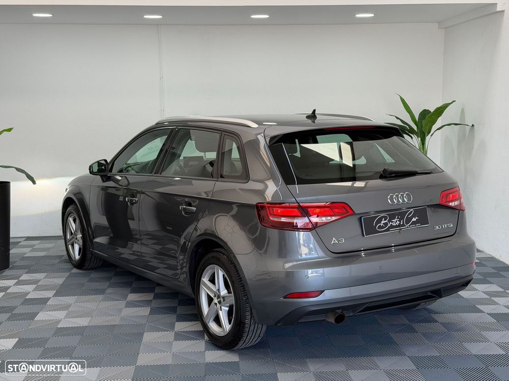 Audi A3 Sportback 30 TFSI Design S tronic - 4