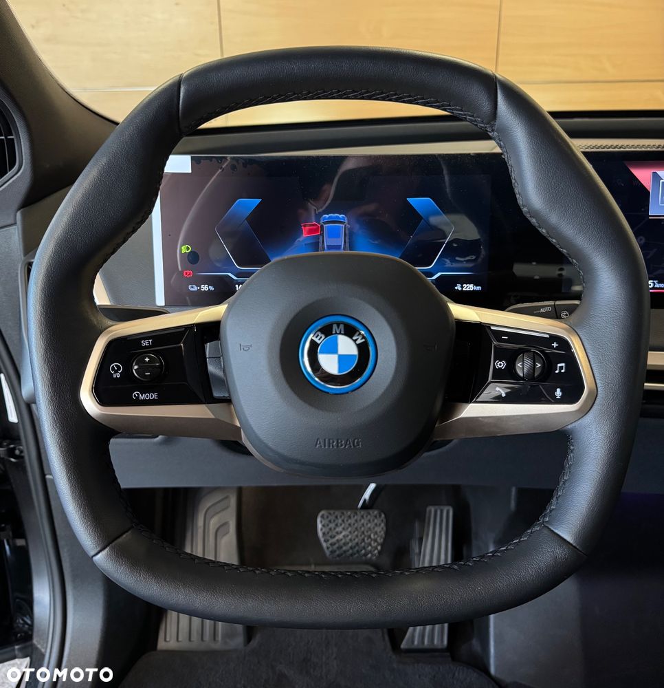 BMW iX xDrive40 76.6kWh - 7