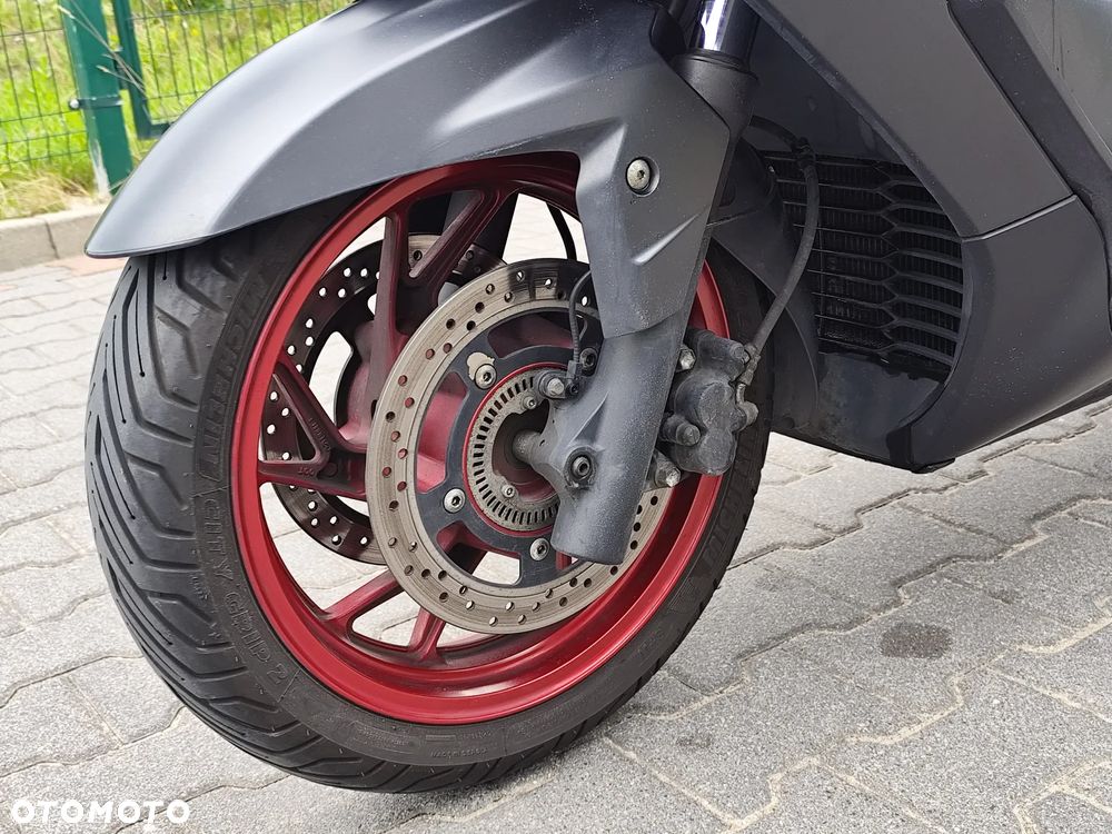 Suzuki Burgman - 9