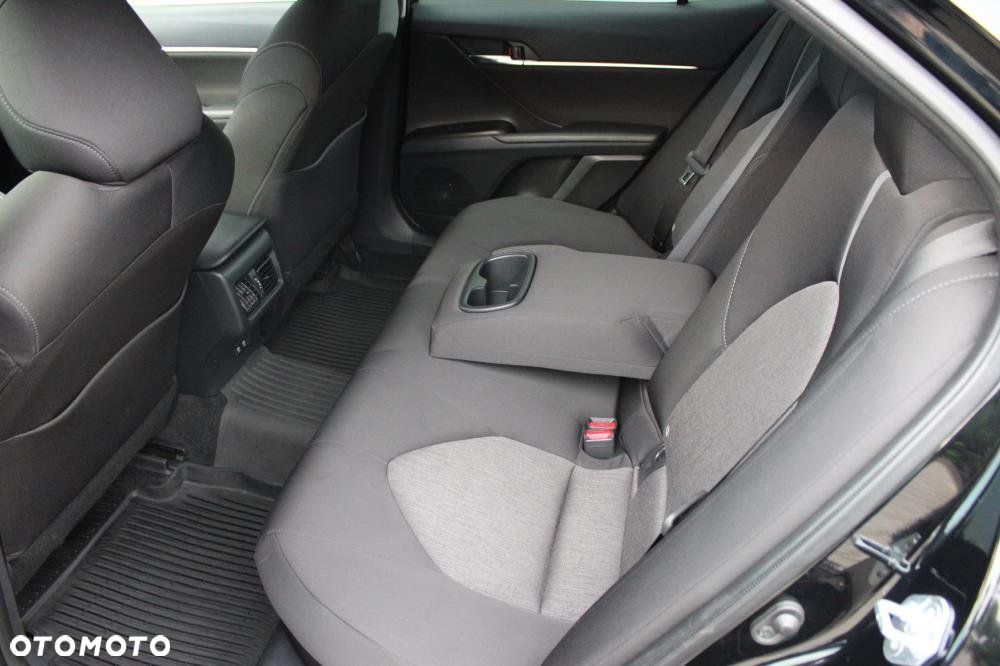 Toyota Camry - 9