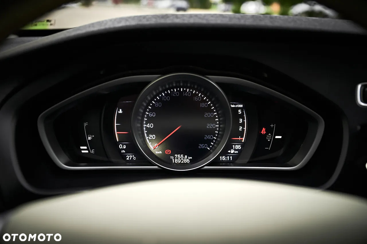 Volvo V40 Cross Country D2 Drive-E Ocean Race - 33