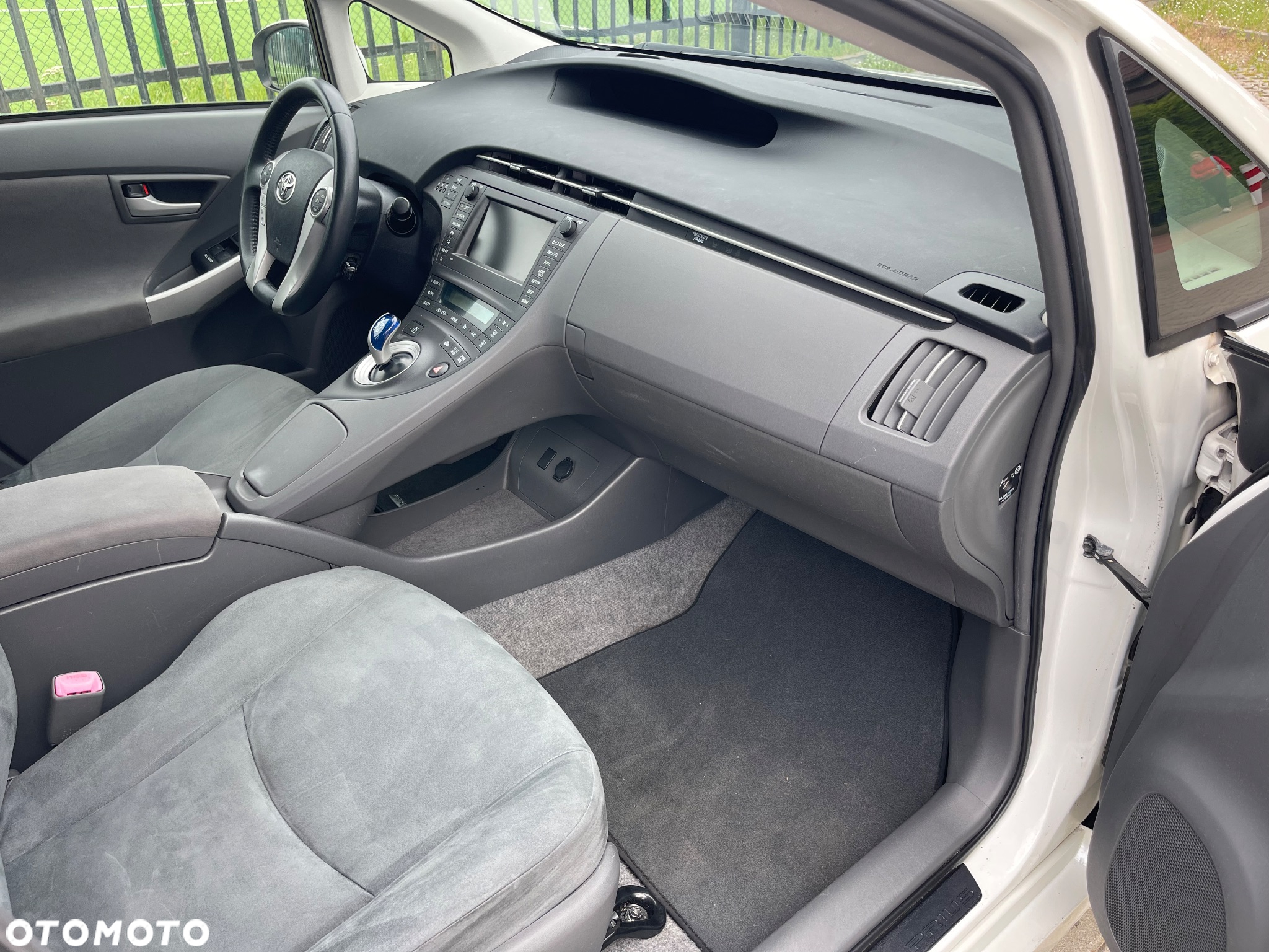 Toyota Prius 1.8 HSD Prestige - 12