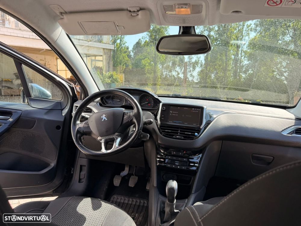 Peugeot 208 1.2 PureTech Allure - 21