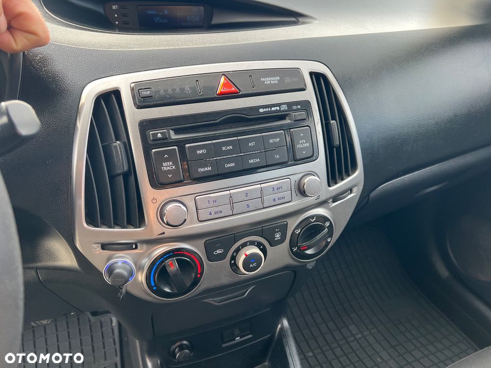 Hyundai i20 1.1 CRDi BlueDrive Classic + - 29