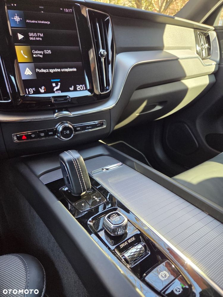 Volvo XC 60 B5 B AWD R-Design - 21