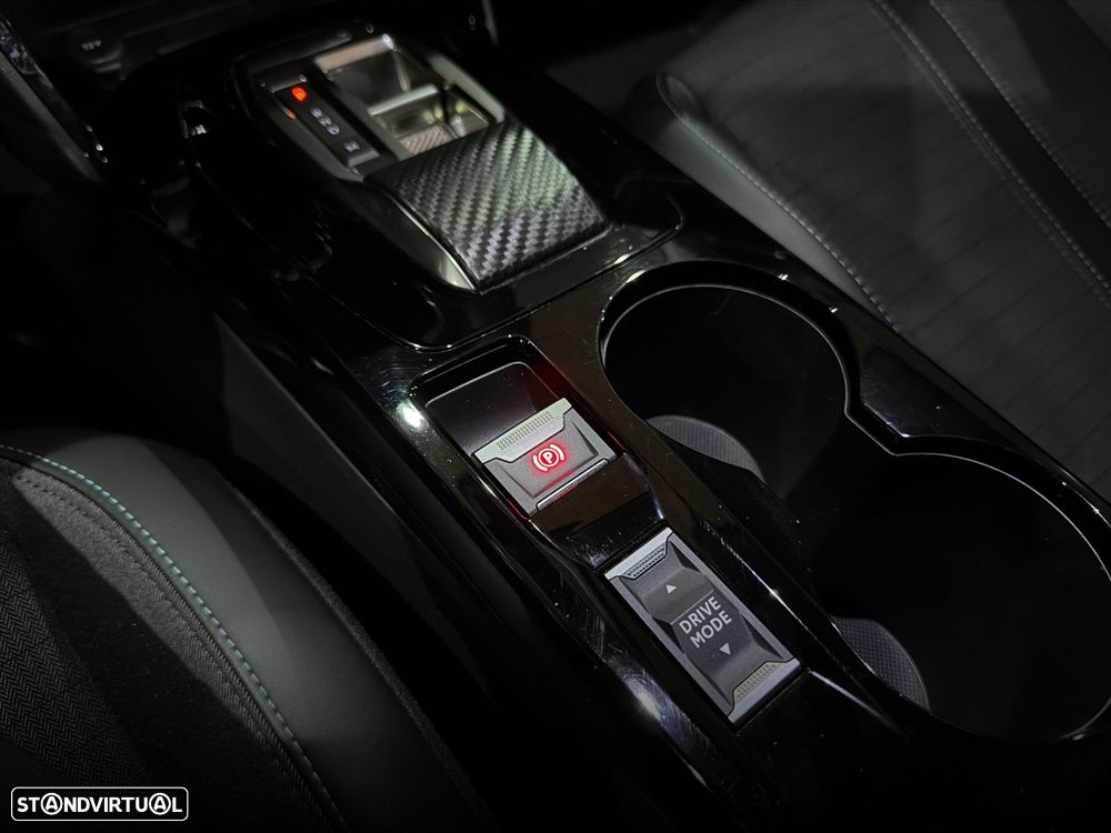 Peugeot 2008 1.2 PureTech Allure EAT8 - 30