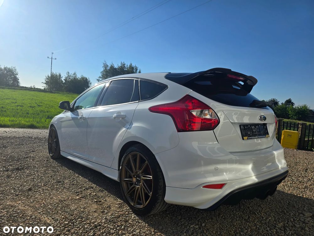 Ford Focus 2.0 EcoBoost ST mit Leder-Exclusiv-Paket - 3