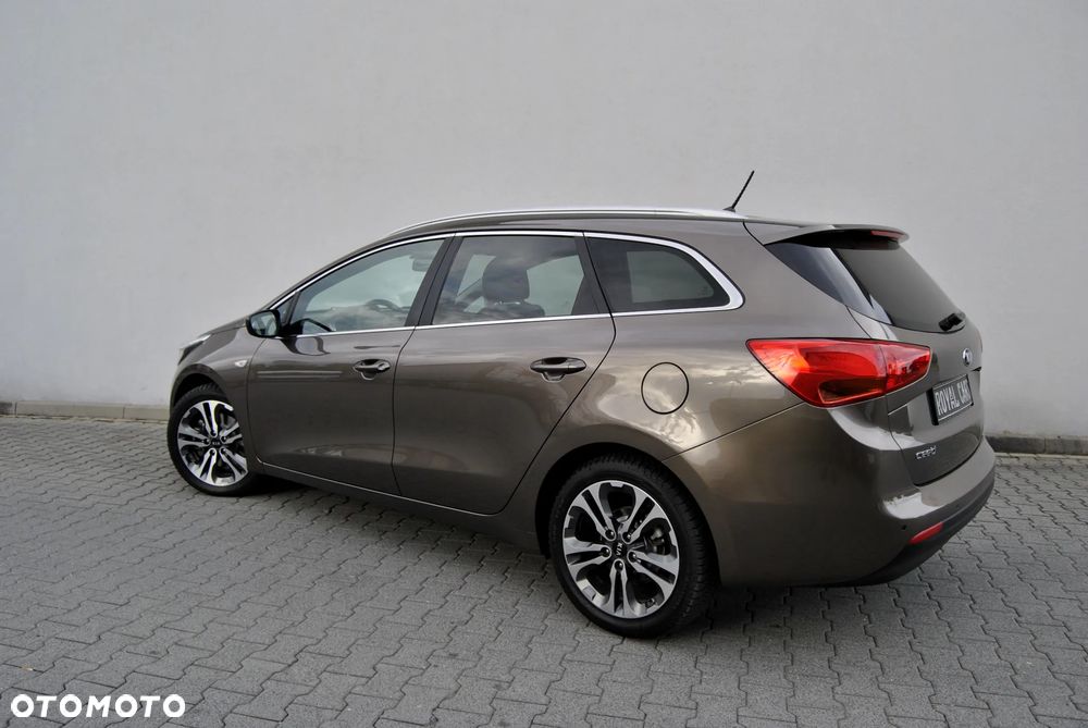 Kia Ceed 1.6 GDI Fifa World Cup Edition - 11