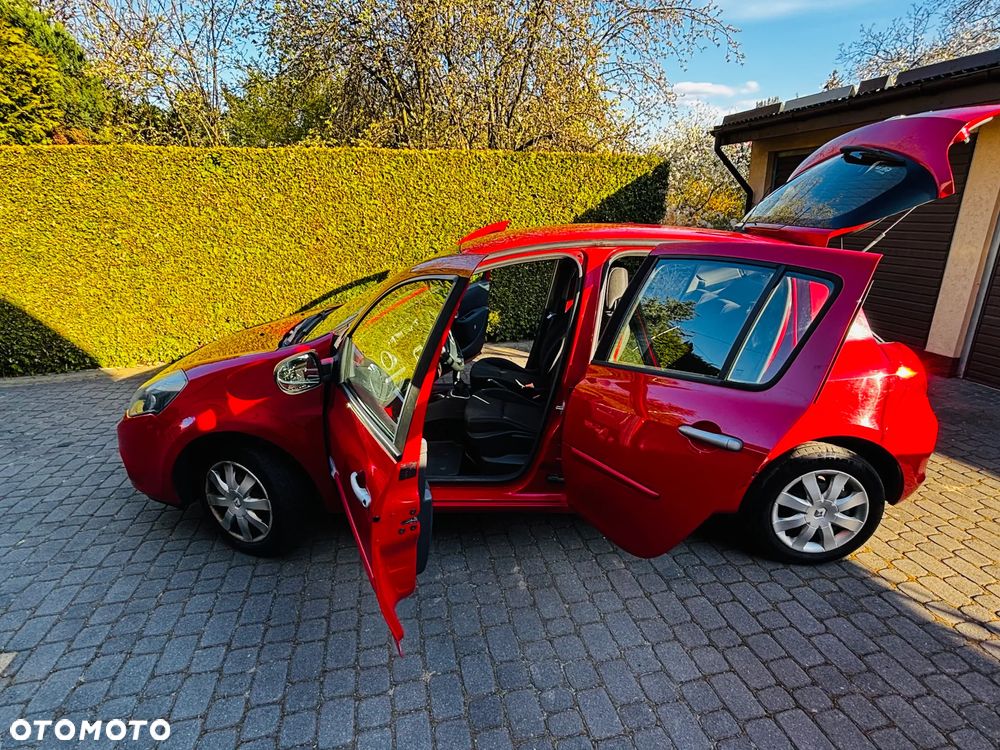 Renault Clio 1.2 16V Alize - 9