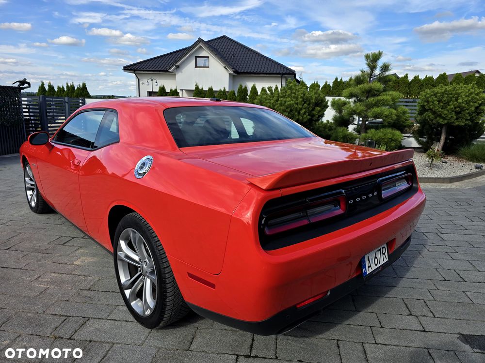 Dodge Challenger - 17