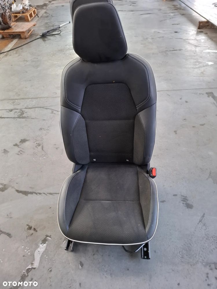 Fotel Renault Clio 5 prawy - 1