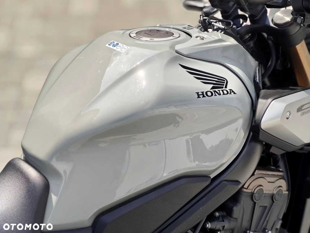 Honda CB - 32