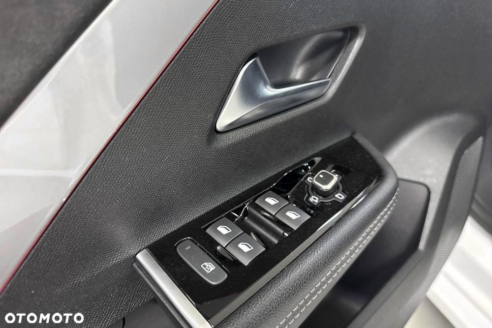 Opel Astra 1.6 T Plug-in Hybrid GS - 28