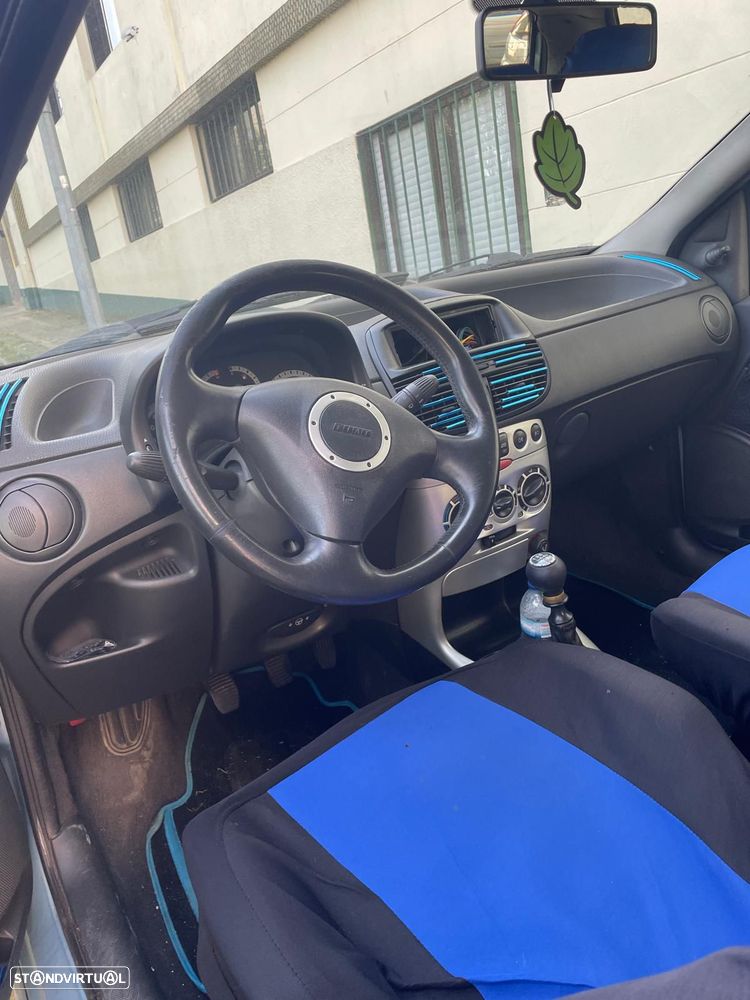 Fiat Punto 1.2 16V 80 Sport - 1