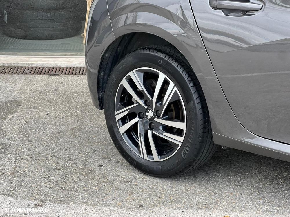 Peugeot 208 1.2 PureTech Allure EAT8 - 4