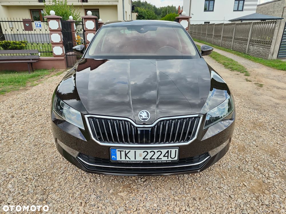 Skoda Superb 2.0 TDI L&K DSG - 8