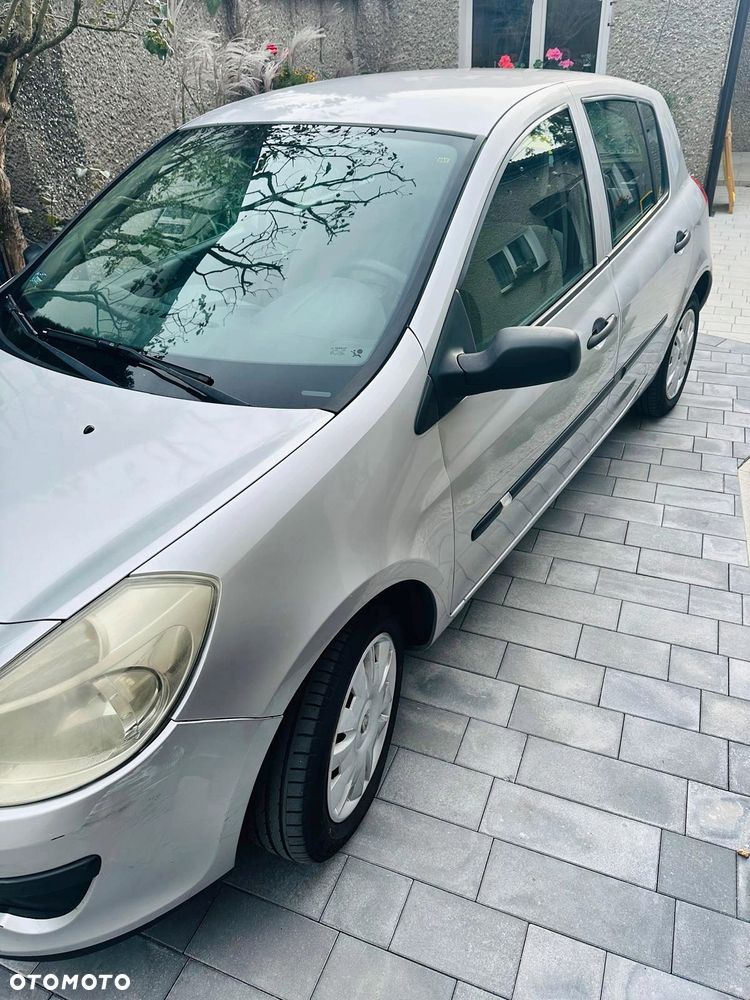 Renault Clio - 2