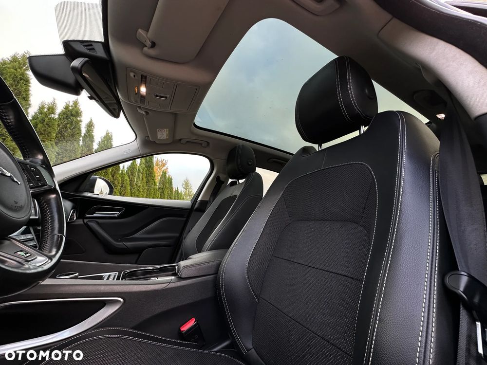 Jaguar F-Pace 20d AWD R-Sport - 23
