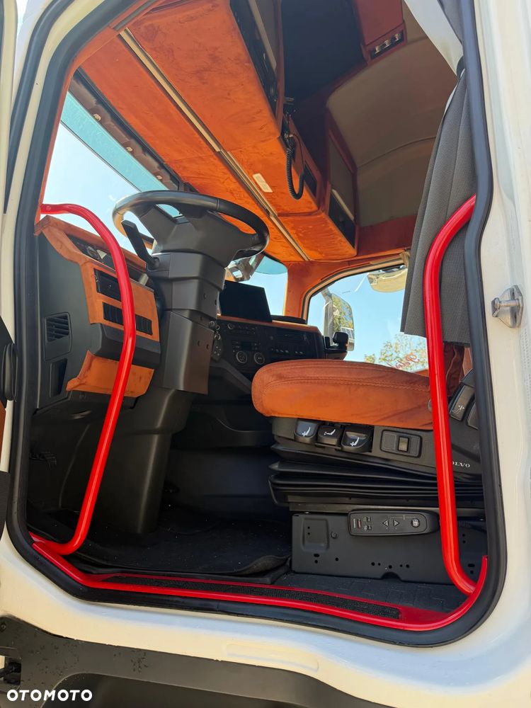 Volvo FH - 17