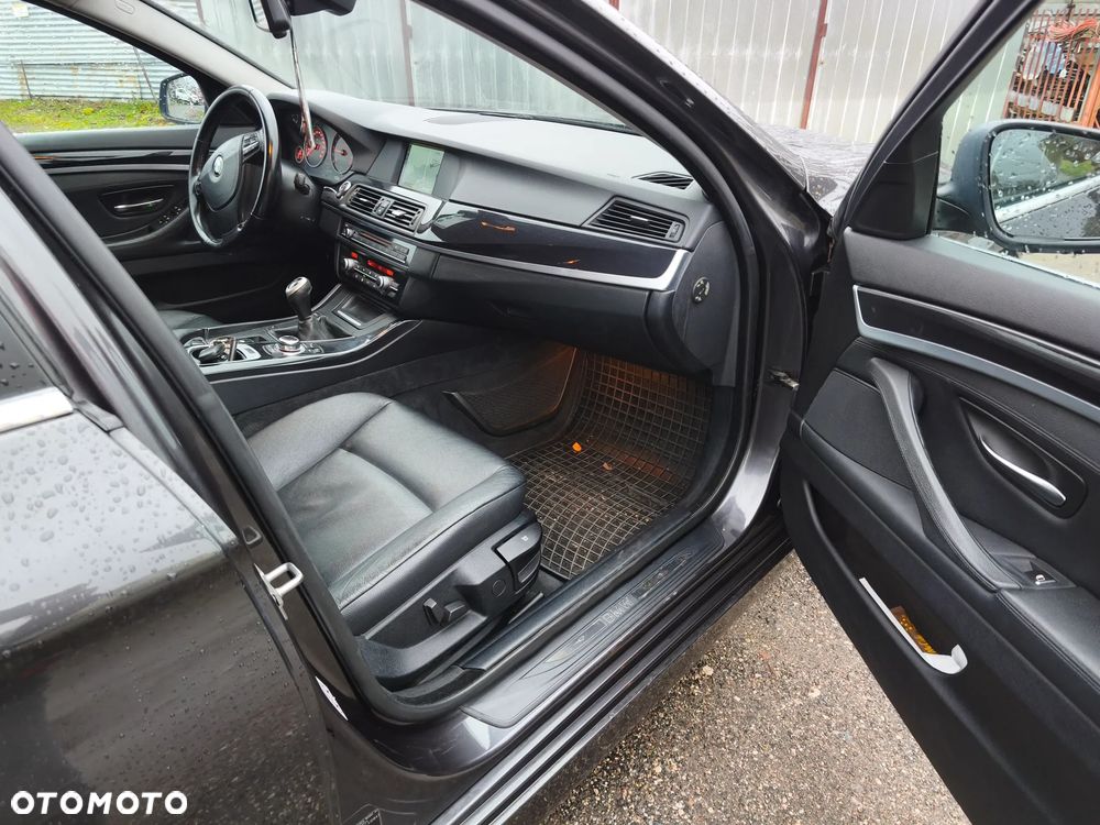 BMW Seria 5 520d - 5