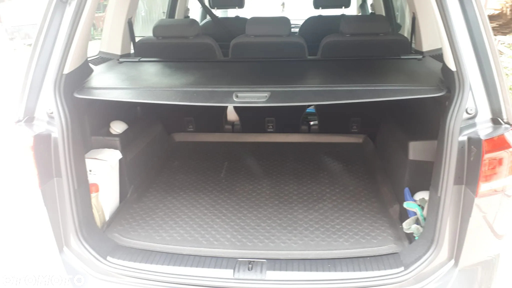 Volkswagen Touran - 10