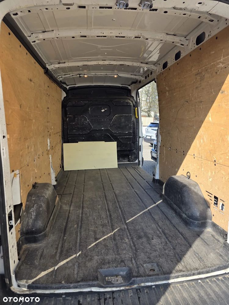 Ford Transit - 12