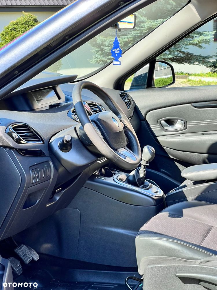 Renault Grand Scenic - 12