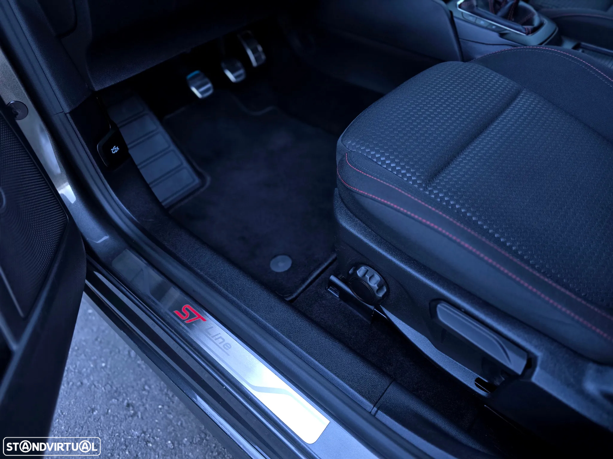 Ford Focus 1.0 EcoBoost ST-Line - 14